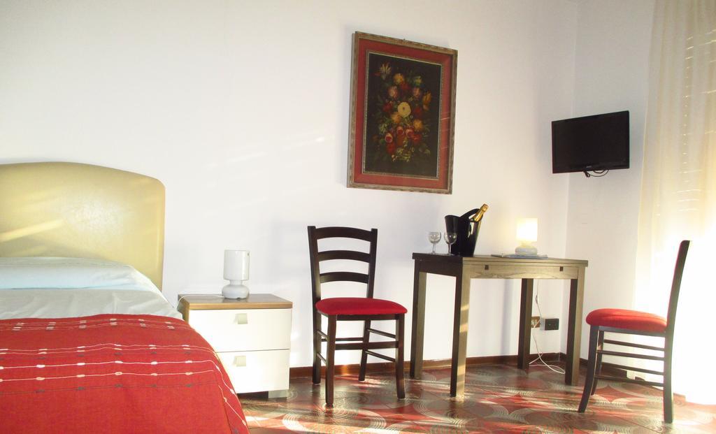 ホテル Residenza Paola パレルモ エクステリア 写真