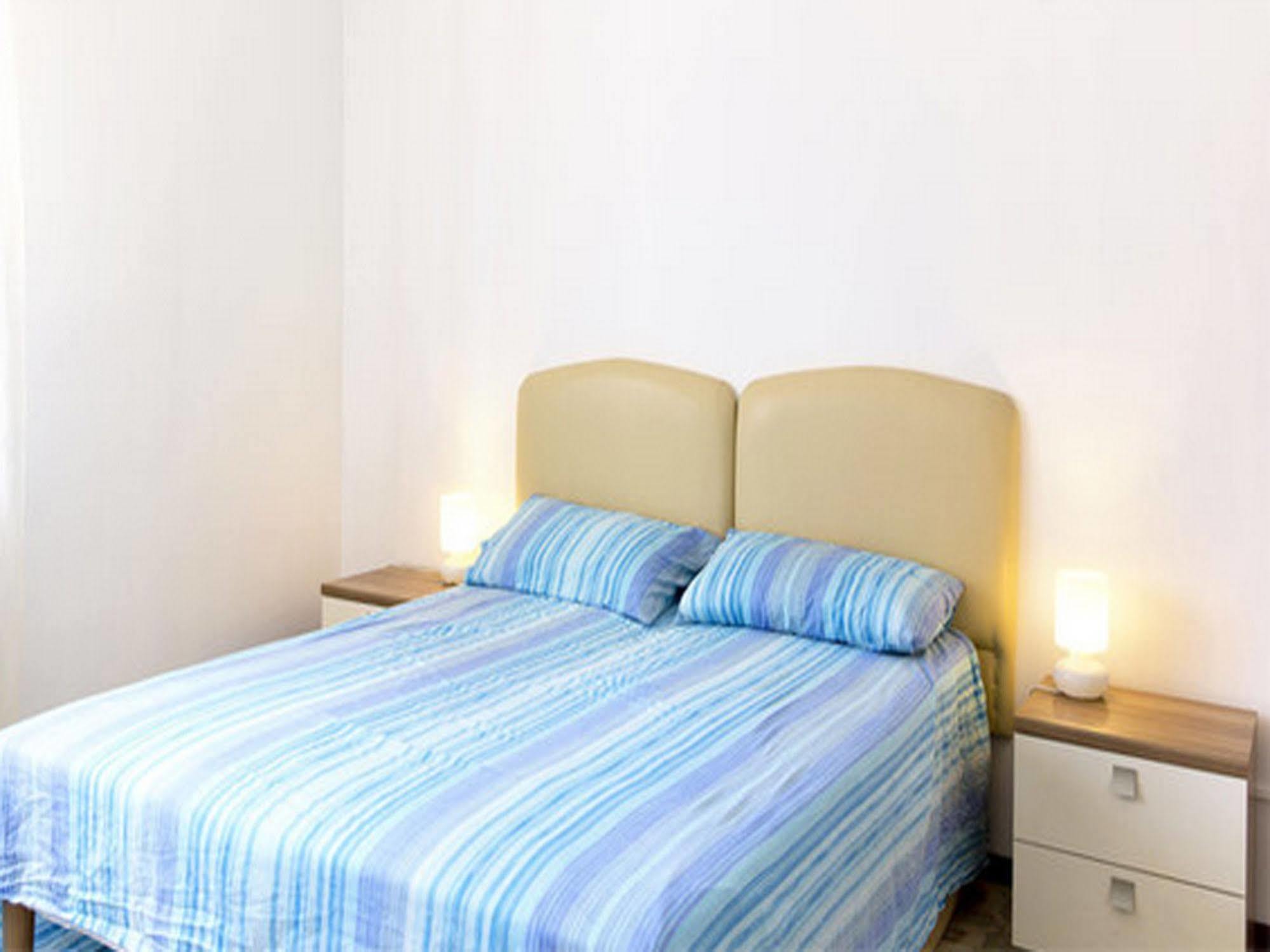 ホテル Residenza Paola パレルモ エクステリア 写真