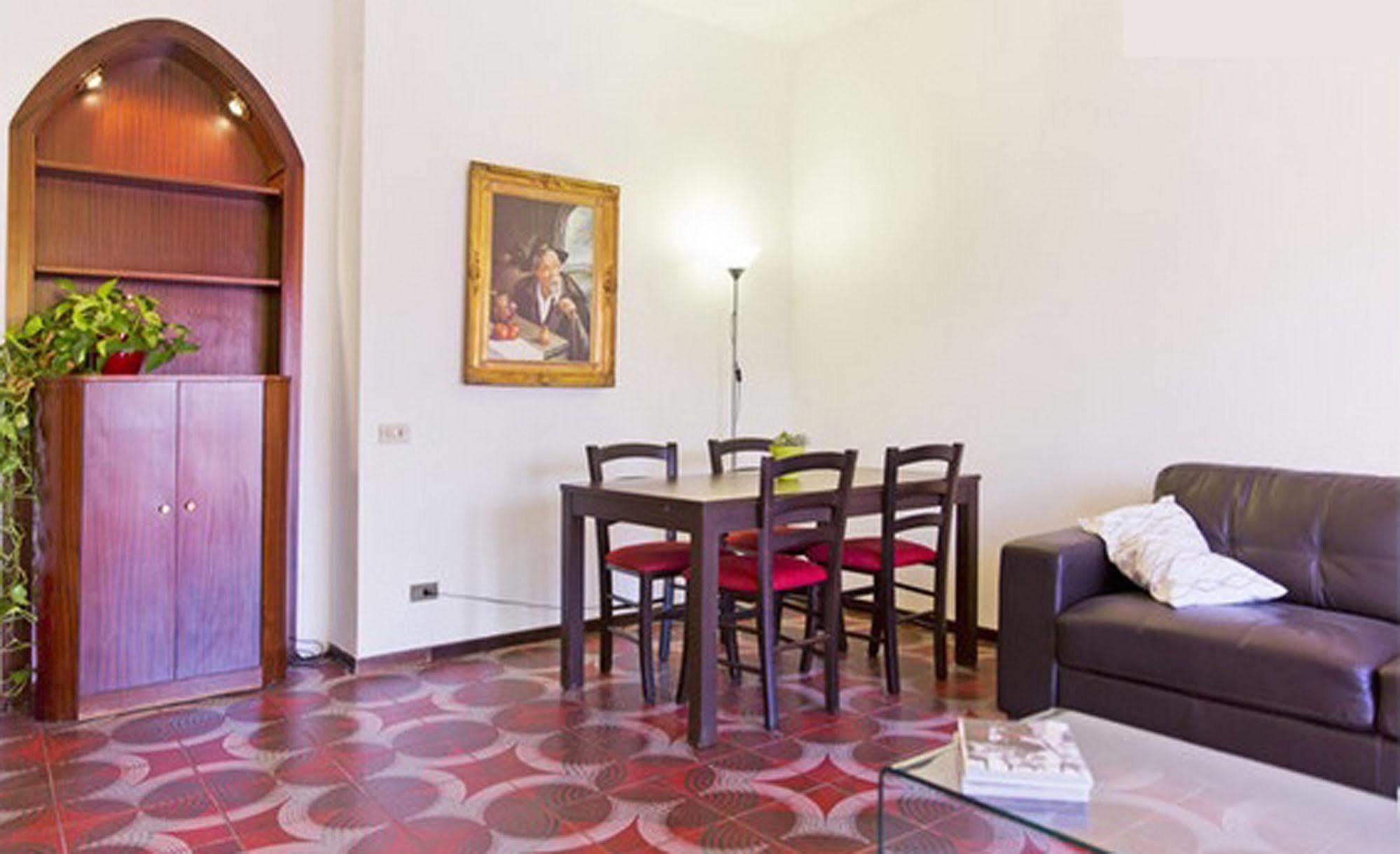 ホテル Residenza Paola パレルモ エクステリア 写真