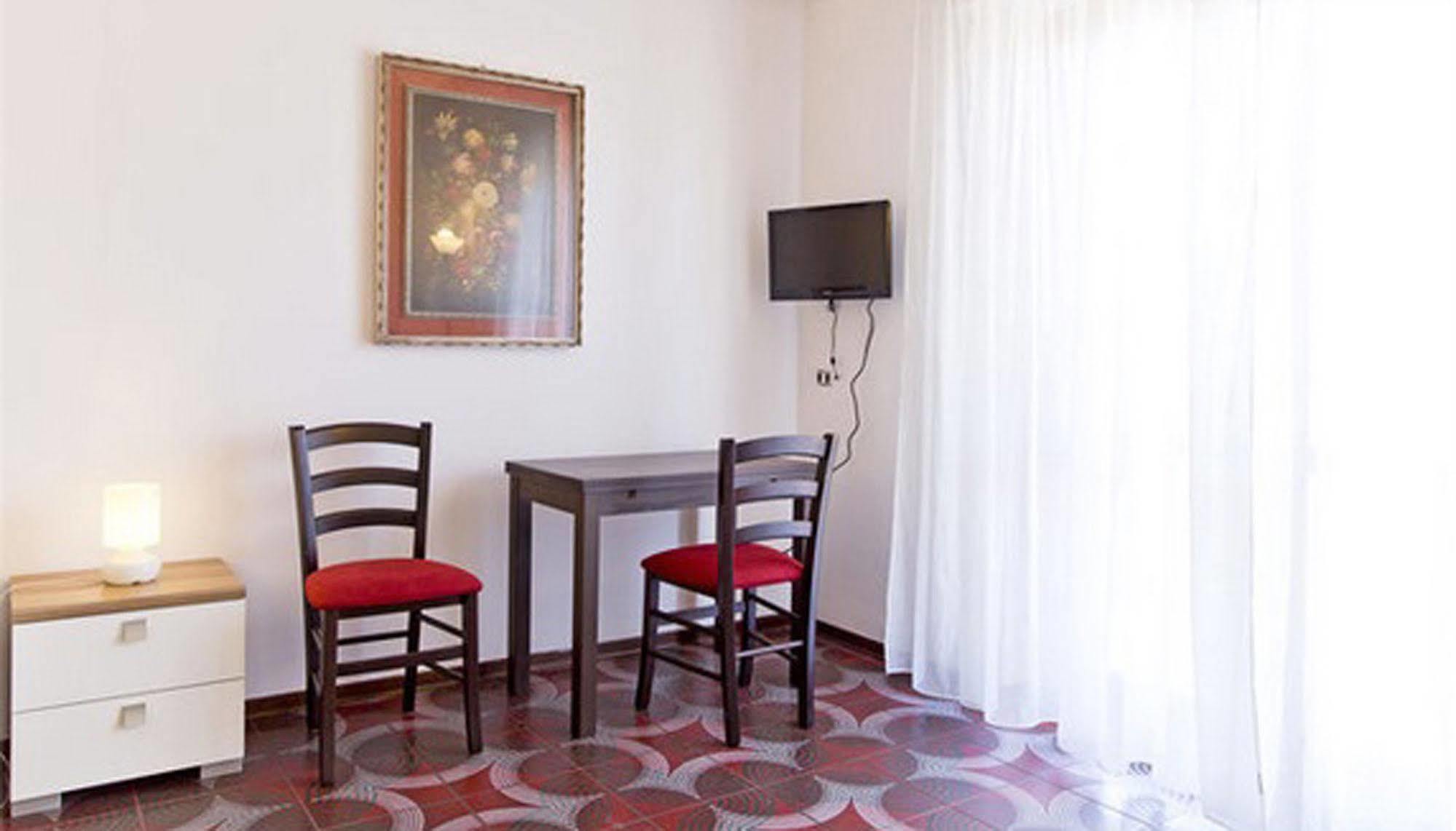 ホテル Residenza Paola パレルモ エクステリア 写真